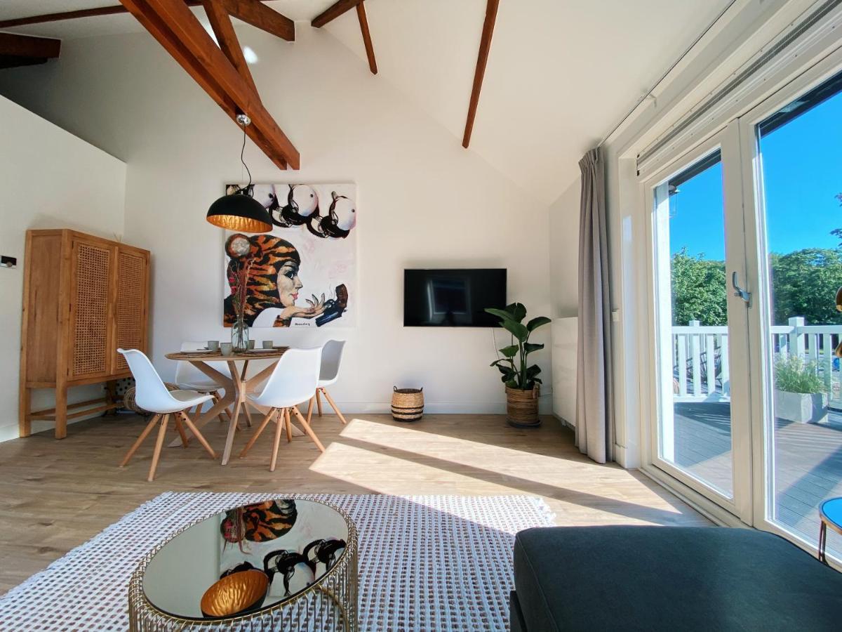Luxurious Historical Loft Close To The Beach!! 瓦瑟纳尔 外观 照片