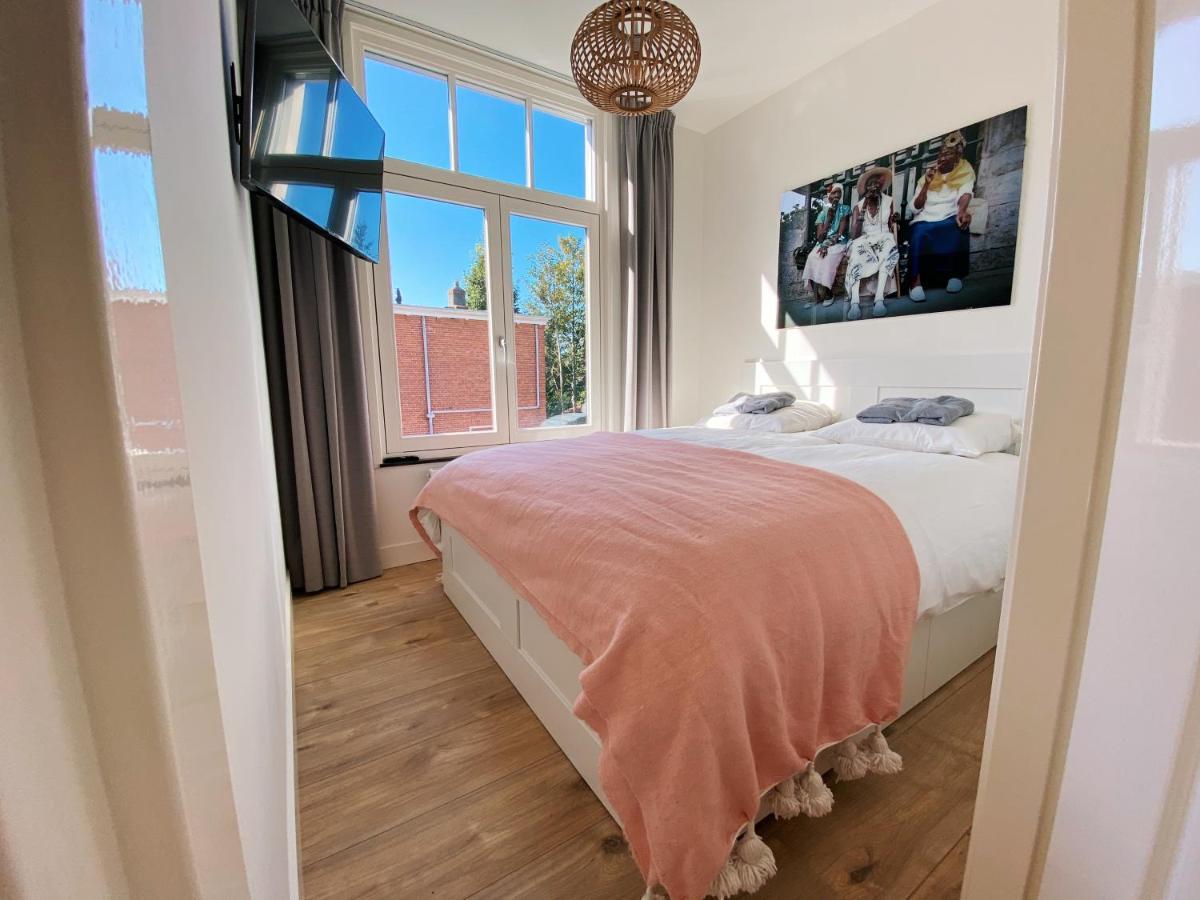 Luxurious Historical Loft Close To The Beach!! 瓦瑟纳尔 外观 照片