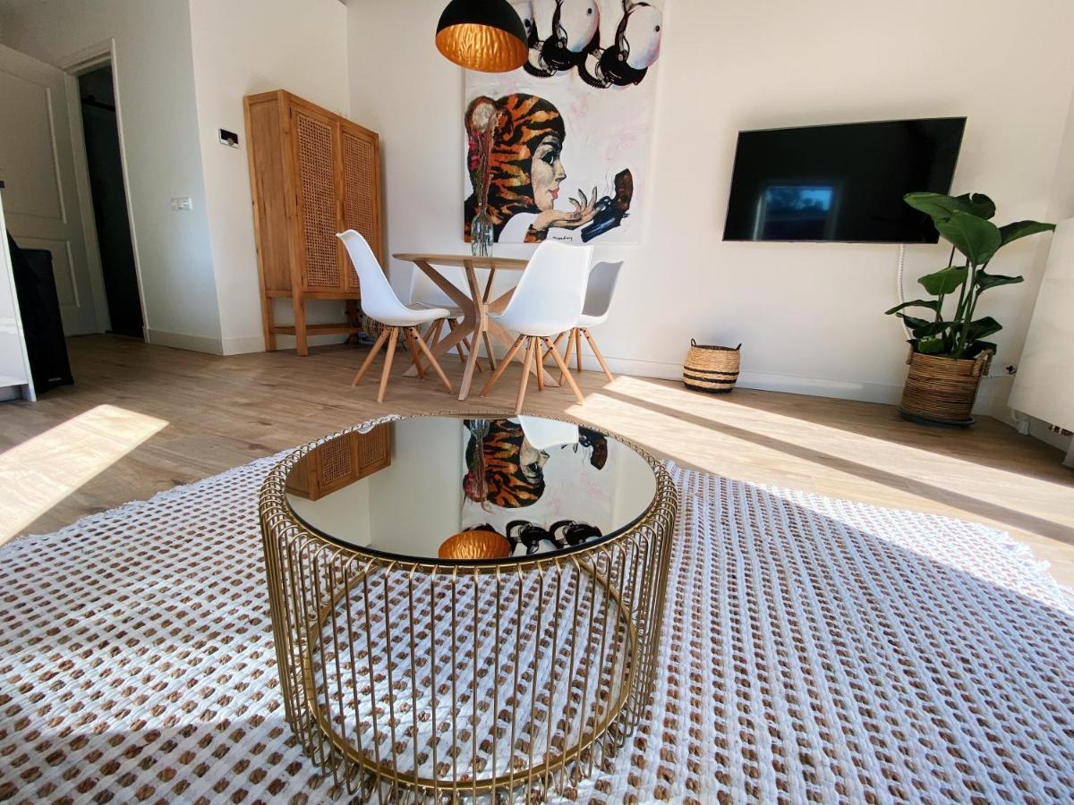 Luxurious Historical Loft Close To The Beach!! 瓦瑟纳尔 外观 照片
