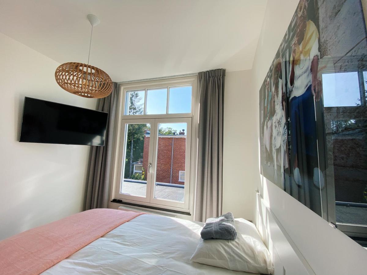 Luxurious Historical Loft Close To The Beach!! 瓦瑟纳尔 外观 照片